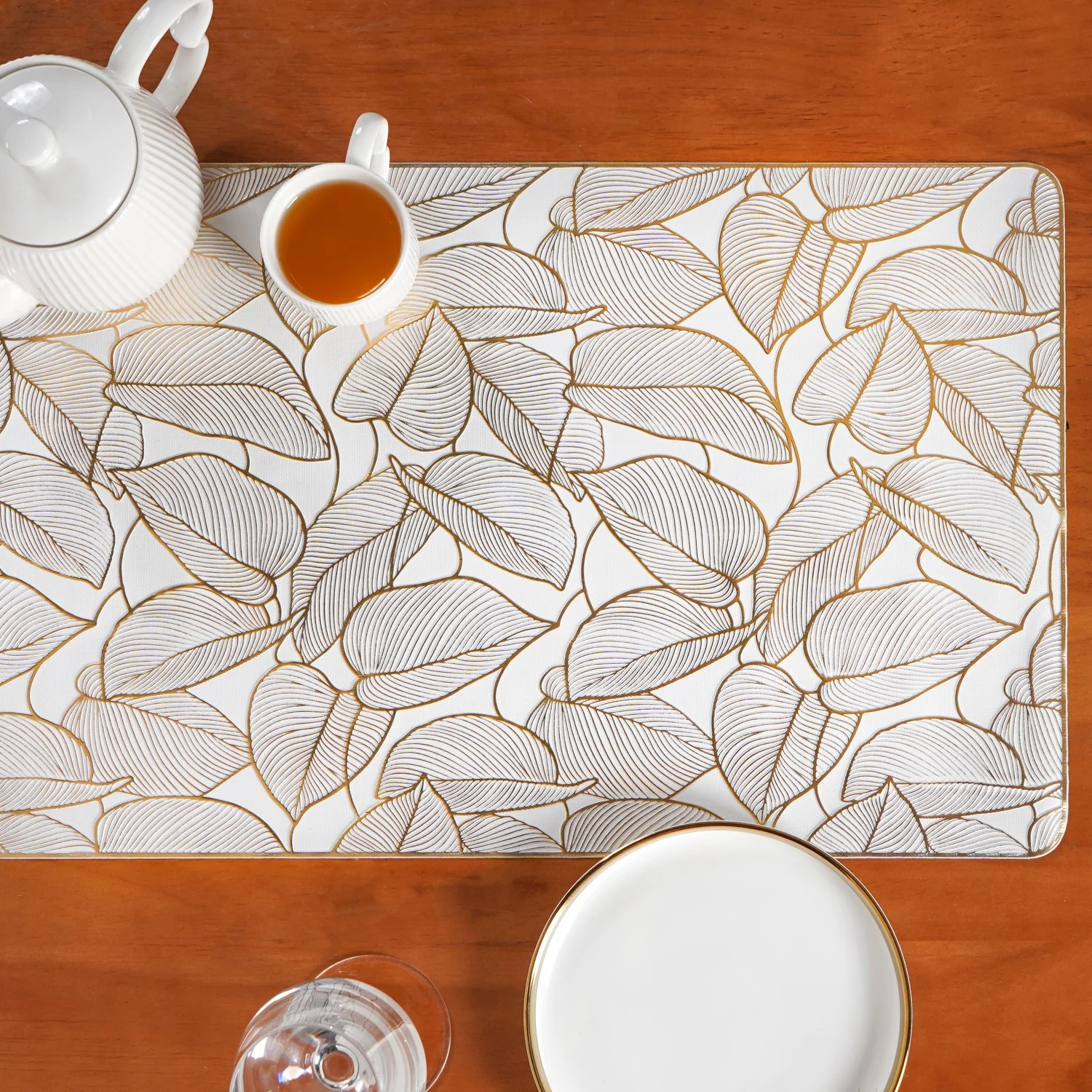 Leaf Embossed Golden Table Runner 91x35cm - Image 6