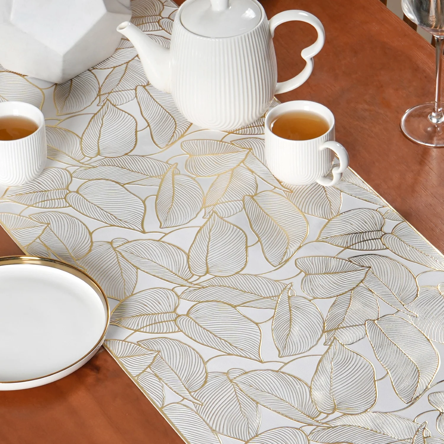 Leaf Embossed Golden Table Runner 91x35cm - Image 7