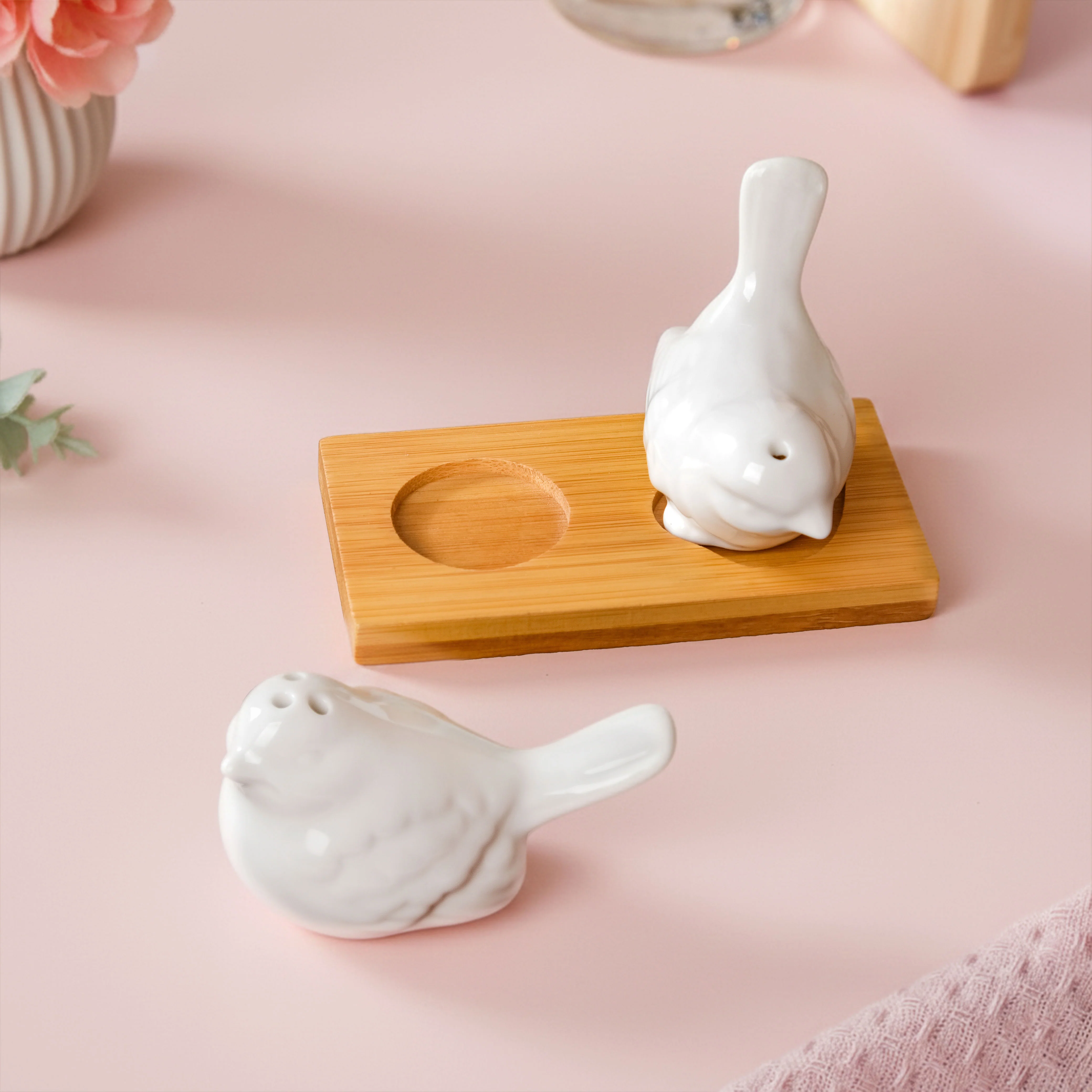 Lovebirds Salt And Pepper Shaker Set With Stand - Image 2