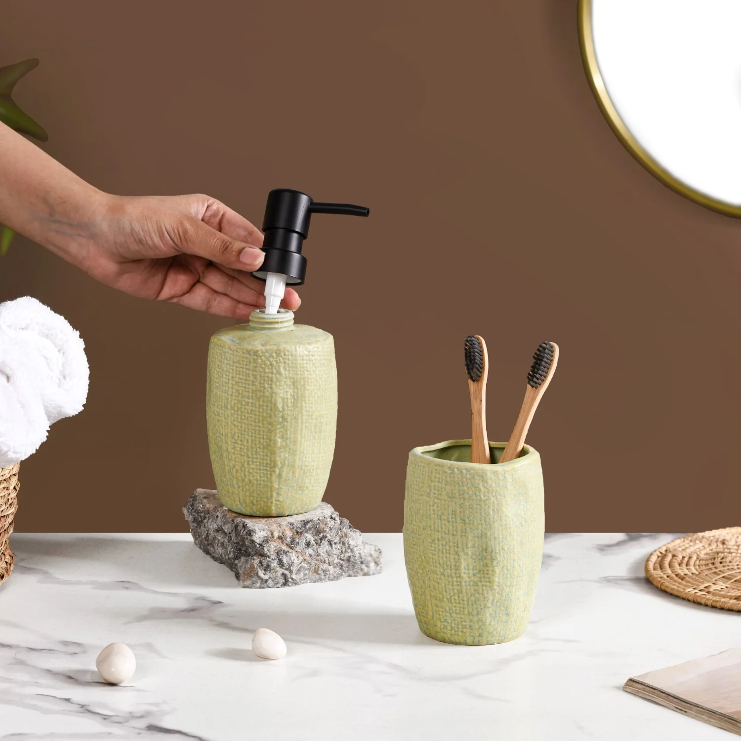 Lush Ceramic Bath Set Of 2 Lime Green - Image 3