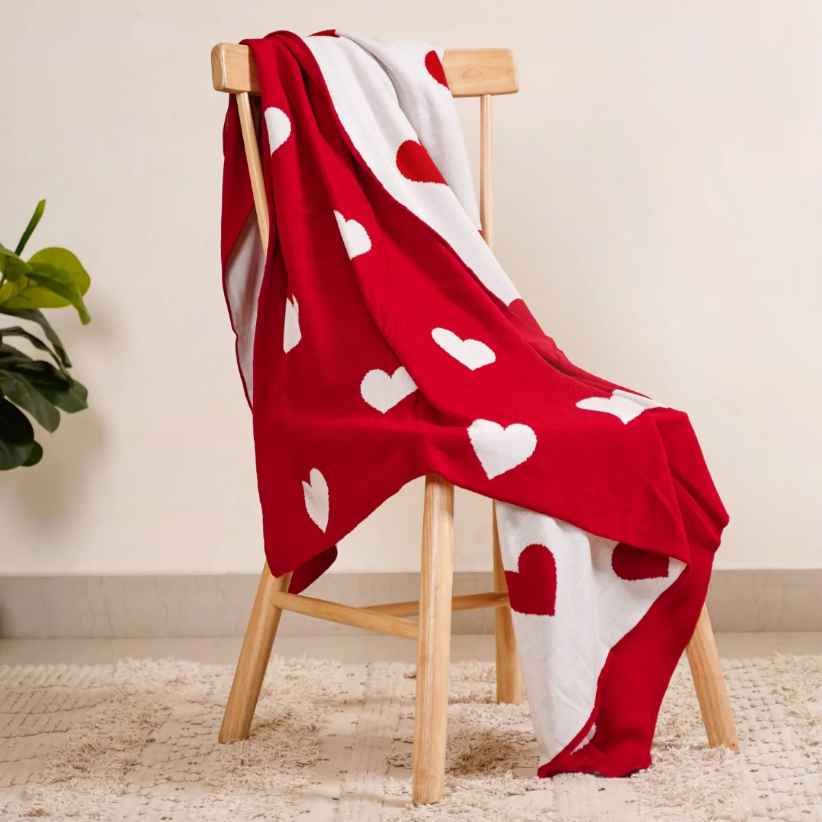 MERRY Heart Double Sided Knitted Throw Blanket - Red, Cream - Image 8