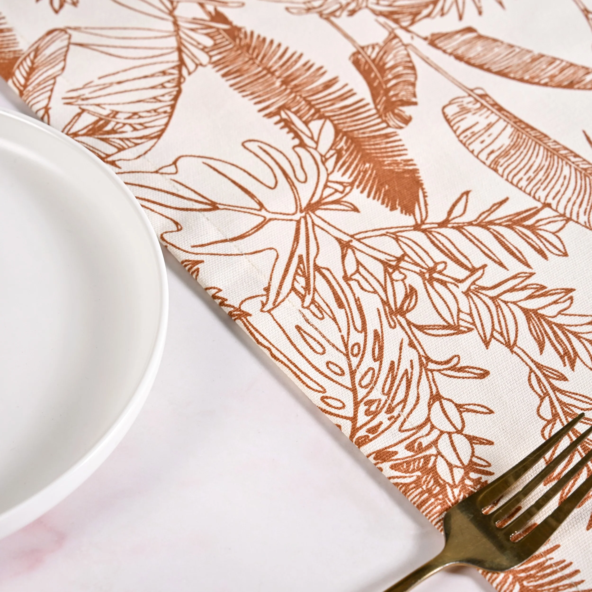 Mocha Fern Table Runner 8 Seater 264x35cm - Image 3