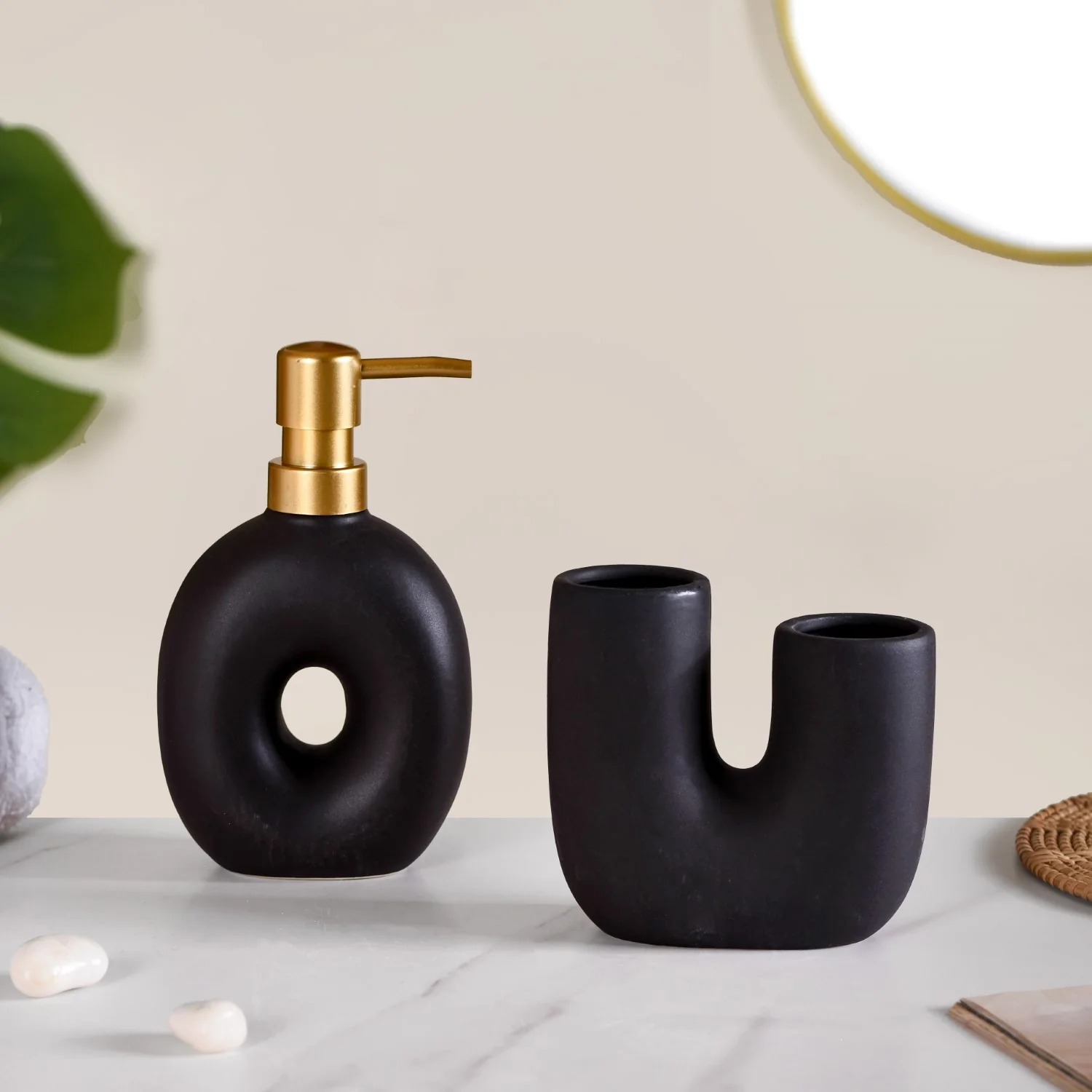 Modern Donut Ceramic Bath Set Of 2 Matte Black - Image 6