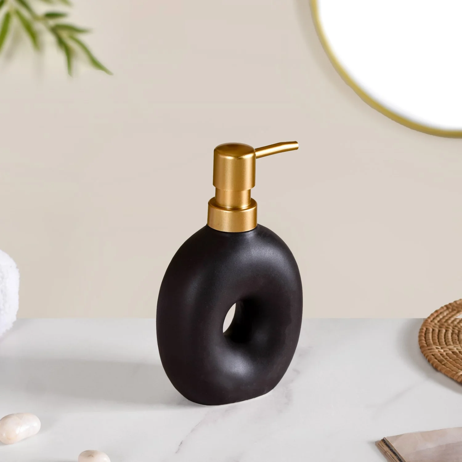Modern Donut Ceramic Bath Set Of 2 Matte Black - Image 7