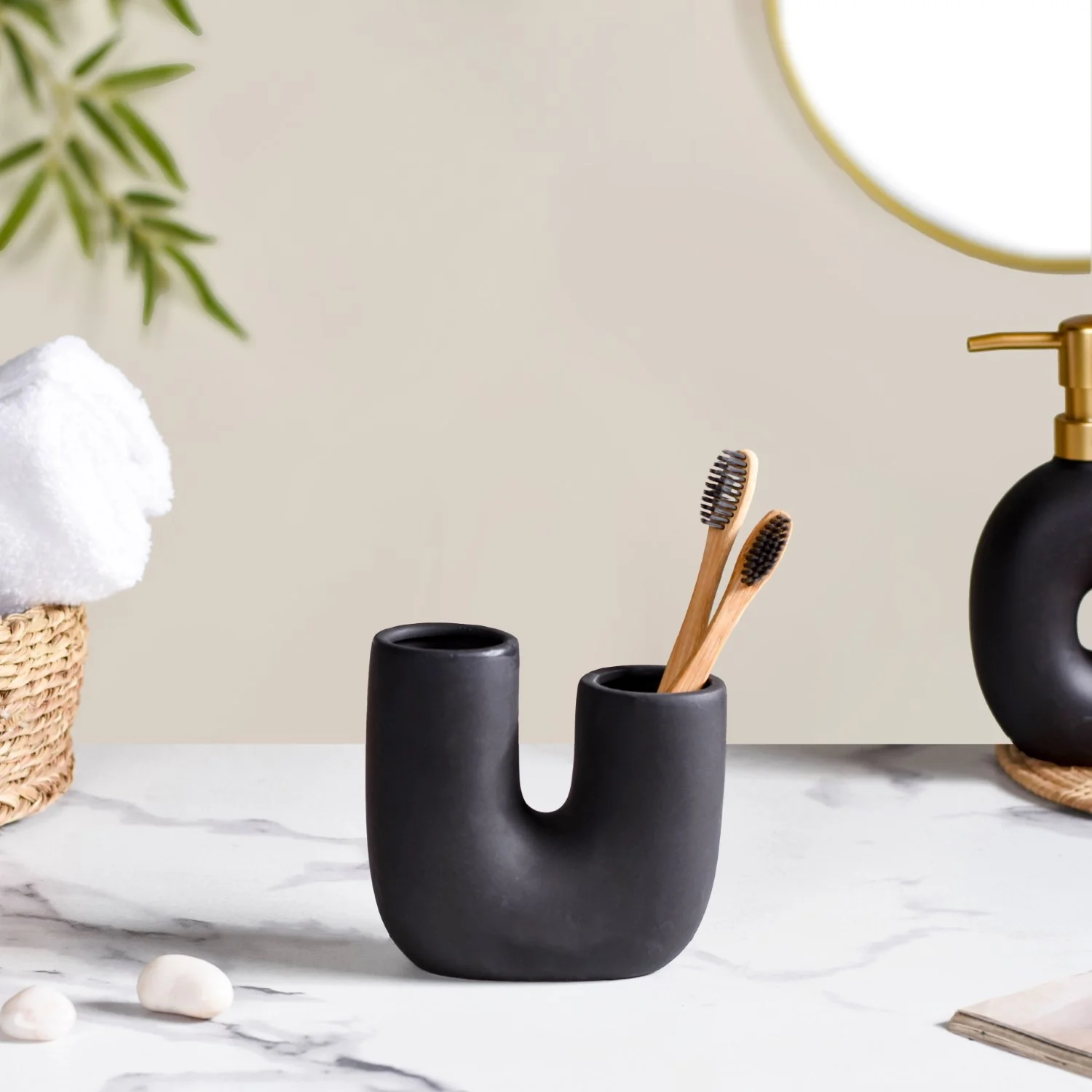 Modern Donut Ceramic Bath Set Of 2 Matte Black - Image 9