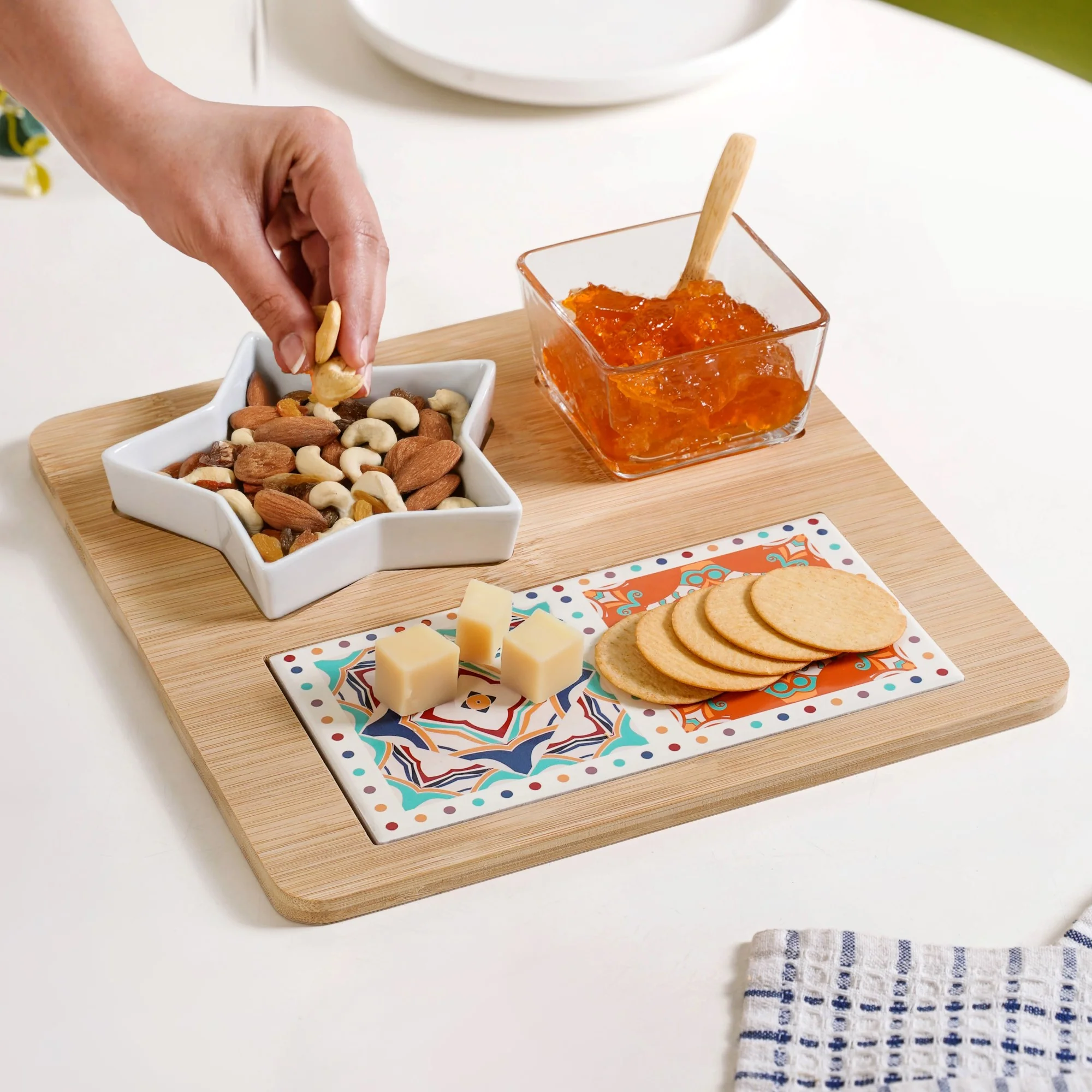 Moroccan Star Serving Platter Set With Wooden Spoon - Image 3