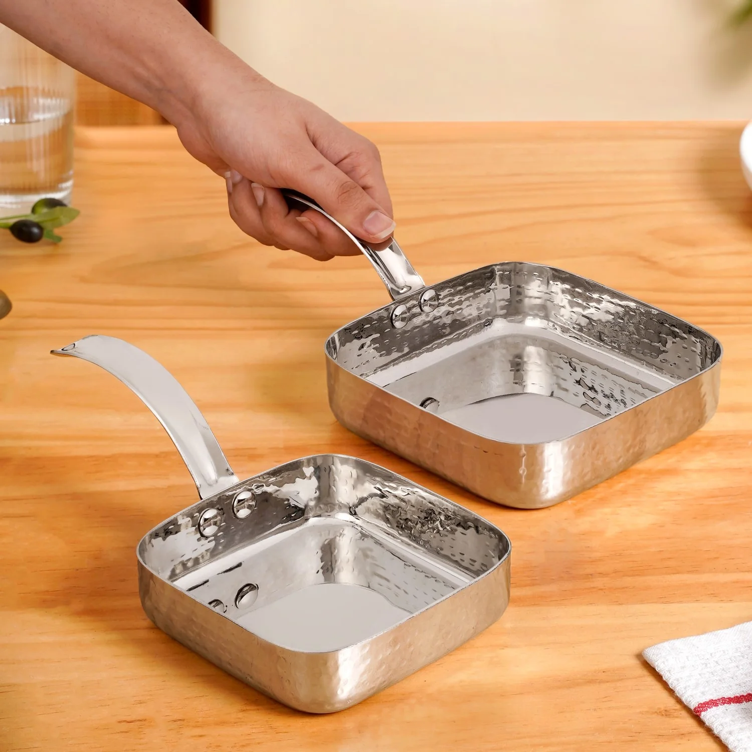 Multipurpose Hammered Stainless Steel Serving Pan Set Of 2 - Image 3