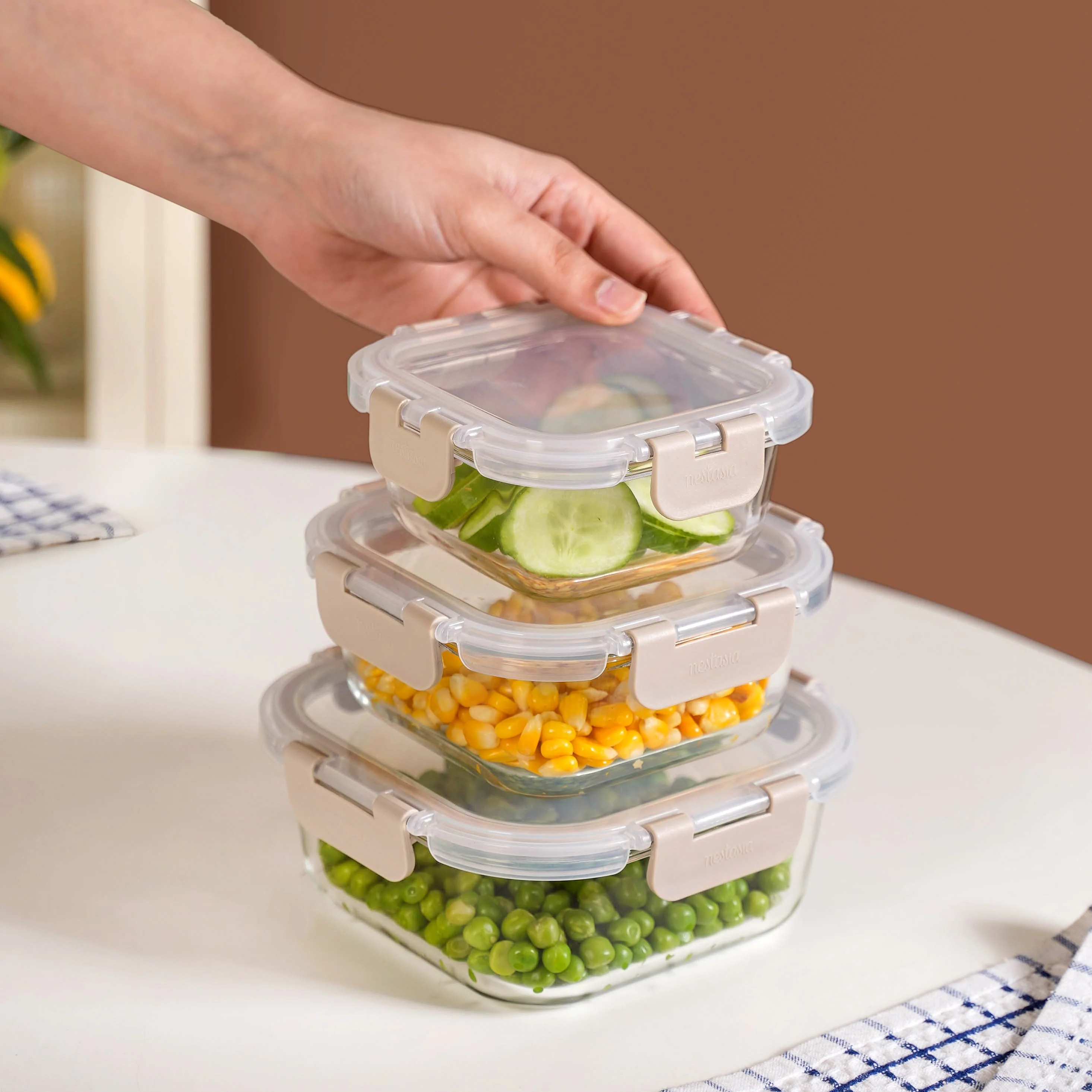 Nestro Lock Airtight Containers Set Of 3 Square Beige 300ml 500ml 800ml - Image 3