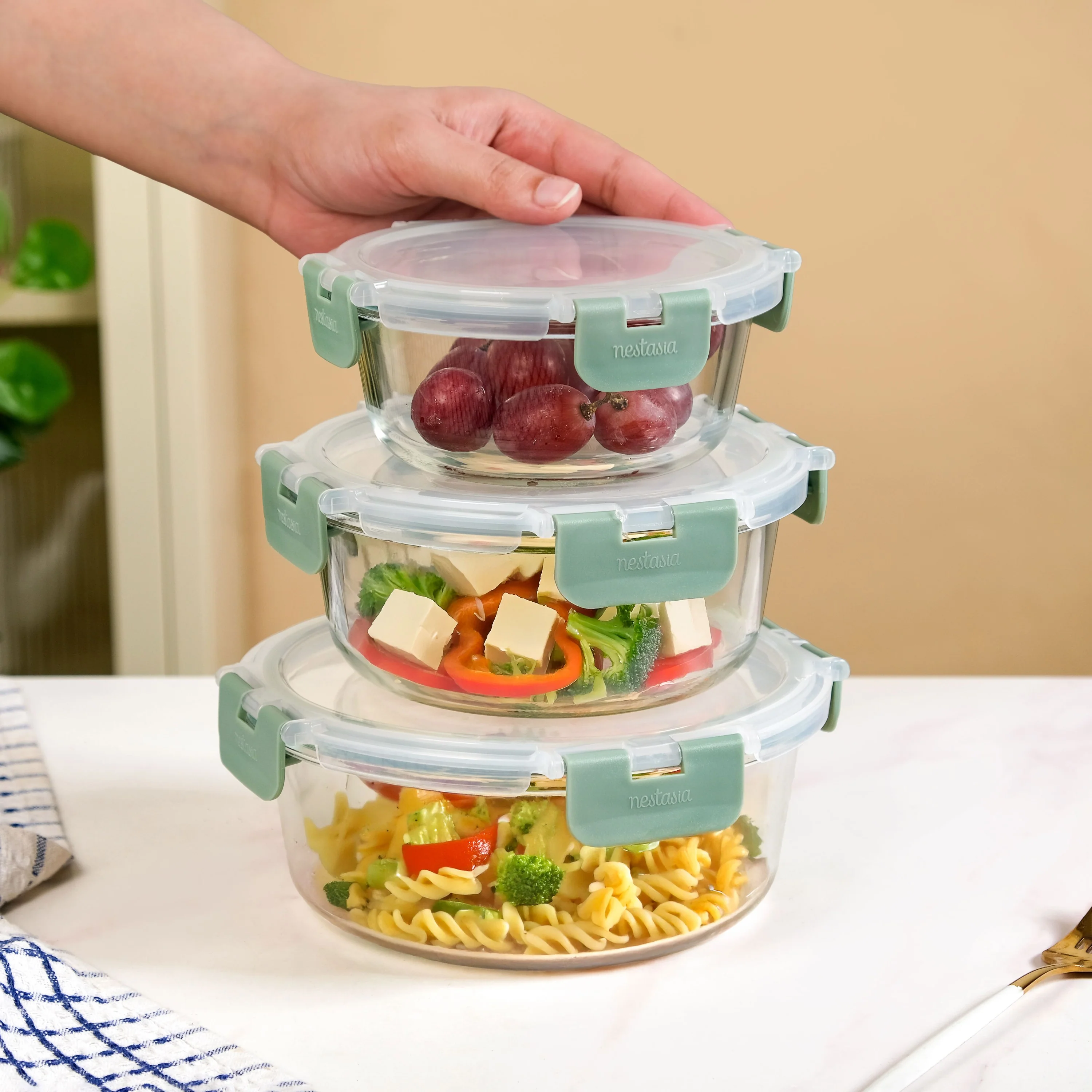 Nestro Pro Spill Proof Food Containers Set Of 3 Round Sage Green 400ml 600ml 950ml - Image 3