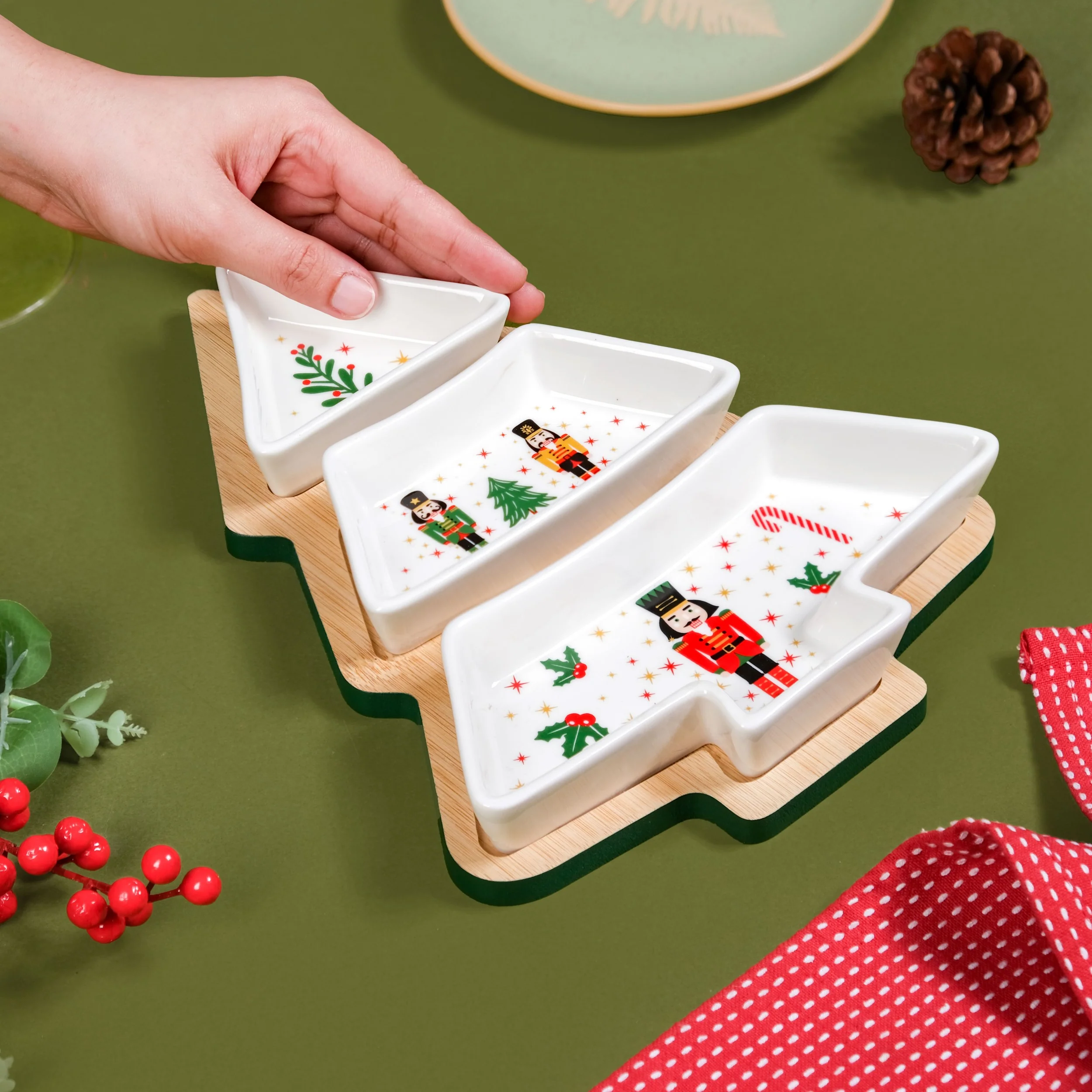 Nutcracker Tree Sectioned Platter Set Of 4 - Image 3