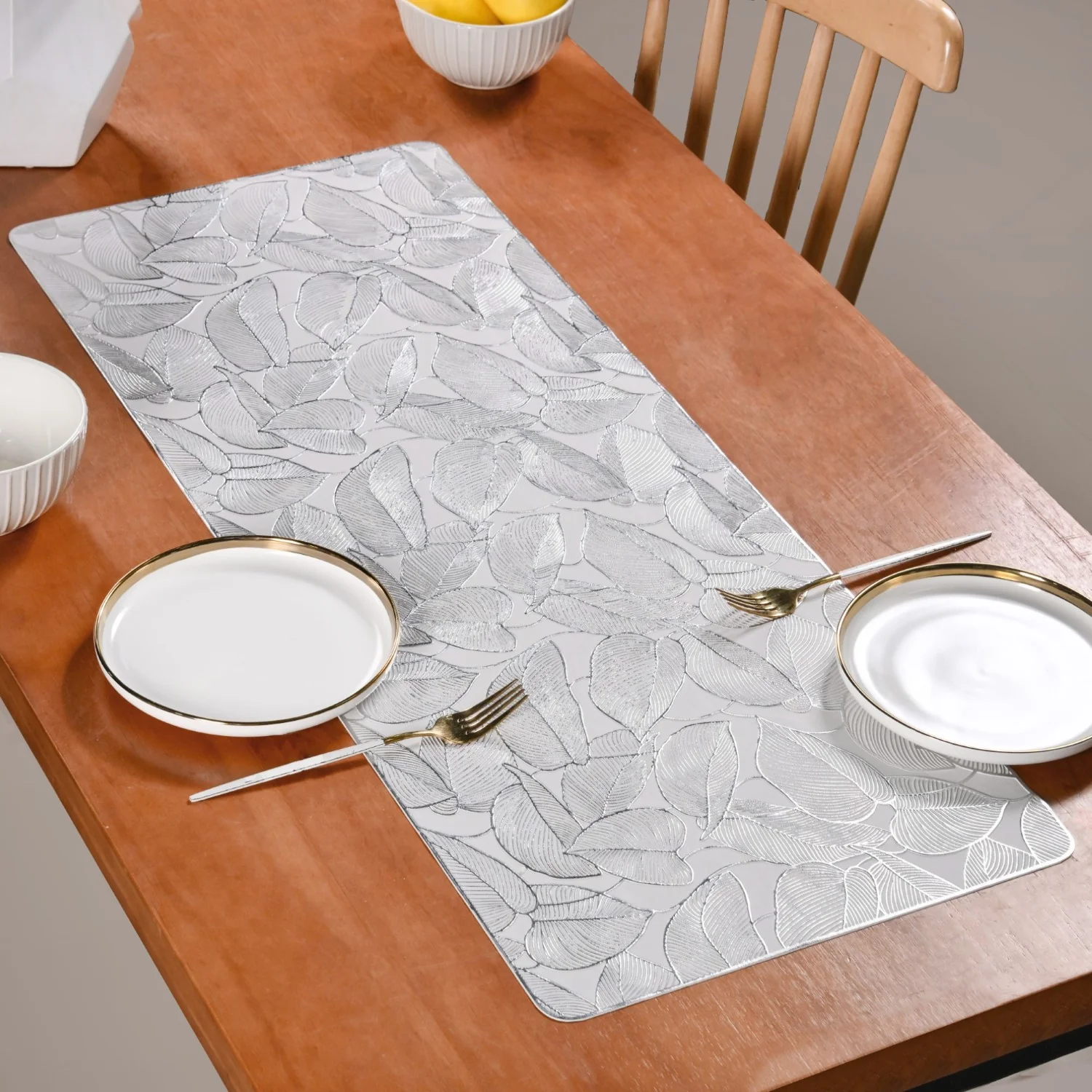 Opulent Leaf Silver Table Runner 91x35cm - Image 7