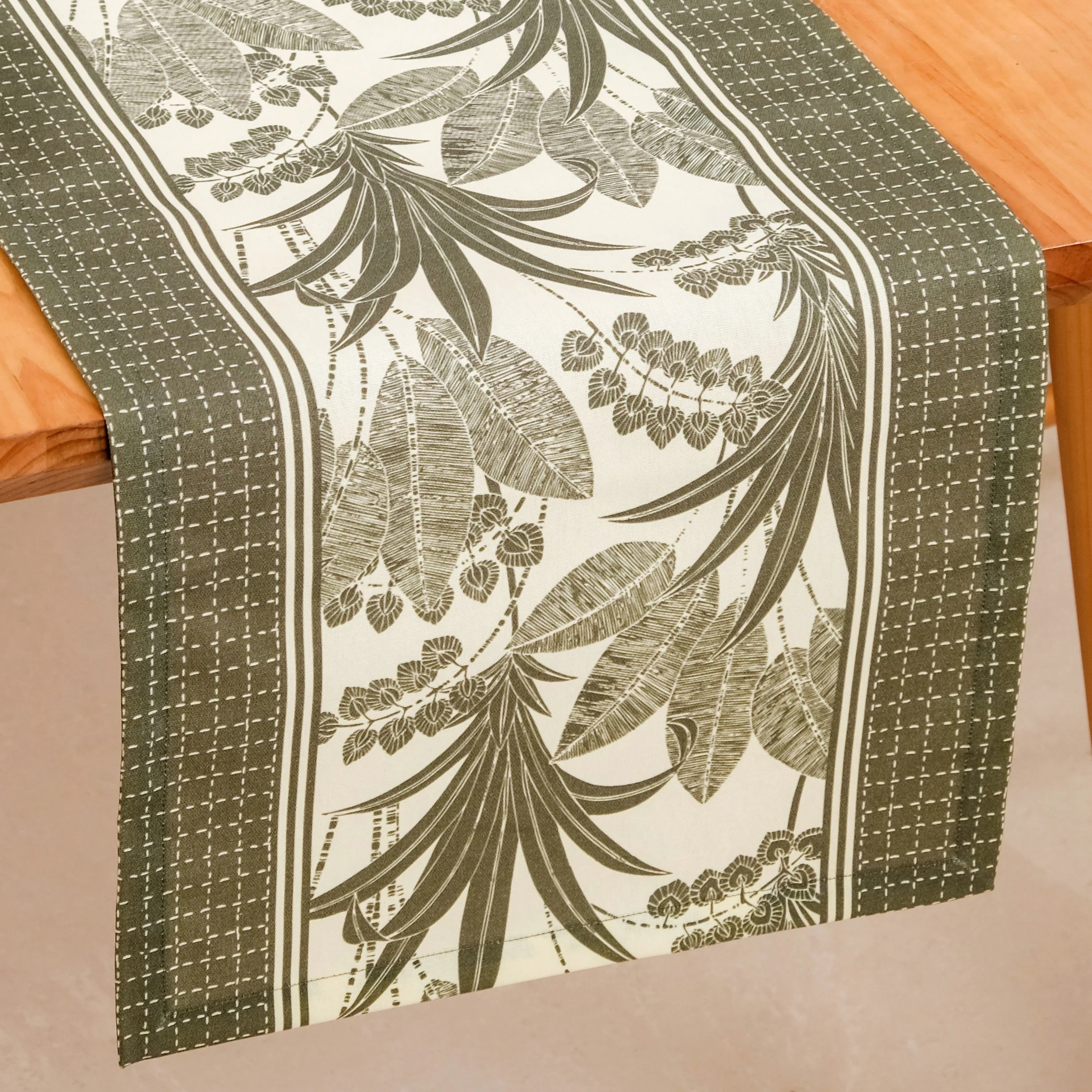 Palm Grove Water Resistant 8 Seater Runner 264x35cm - Image 8