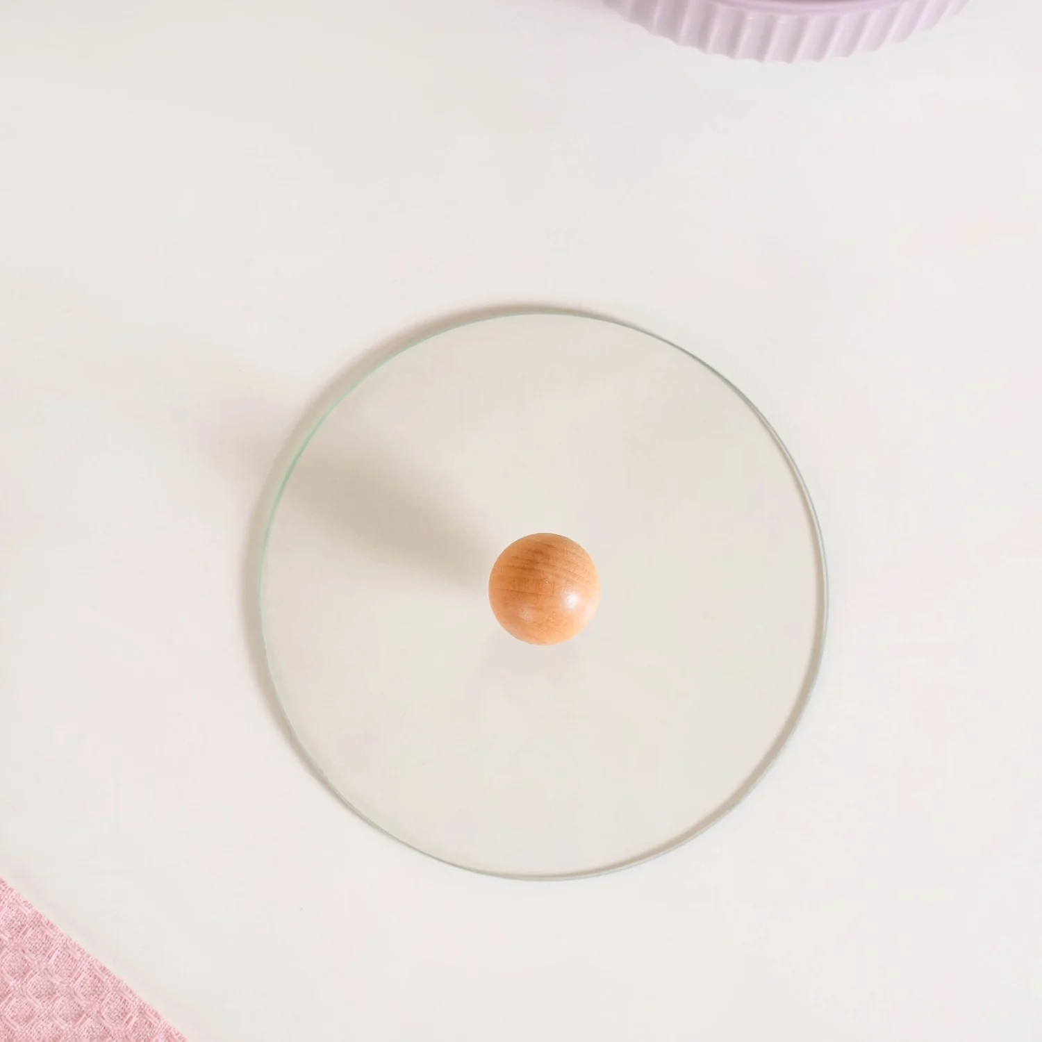 Peach Pebble Ceramic Serving Bowl With Lid 950ml - Image 9