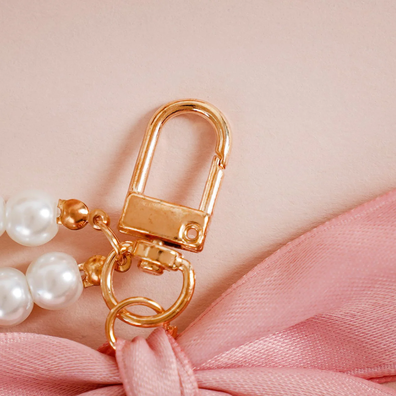Pink Fantasy Bow Keyring With Pearls - Image 6