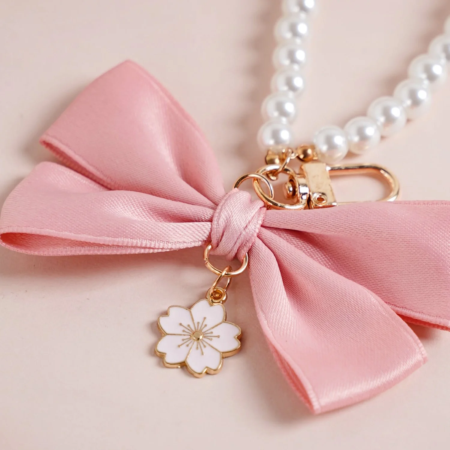 Pink Fantasy Bow Keyring With Pearls - Image 8