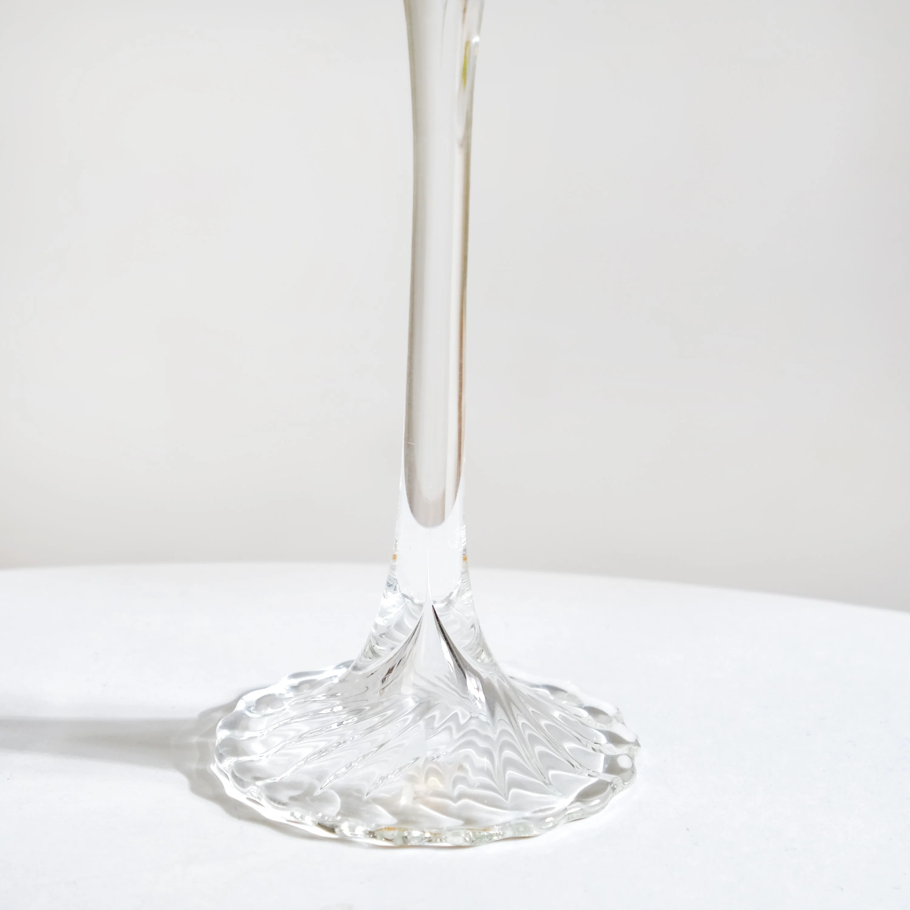 Ribbed Champagne Glass With Pink Glass Bow 200ml - Image 8