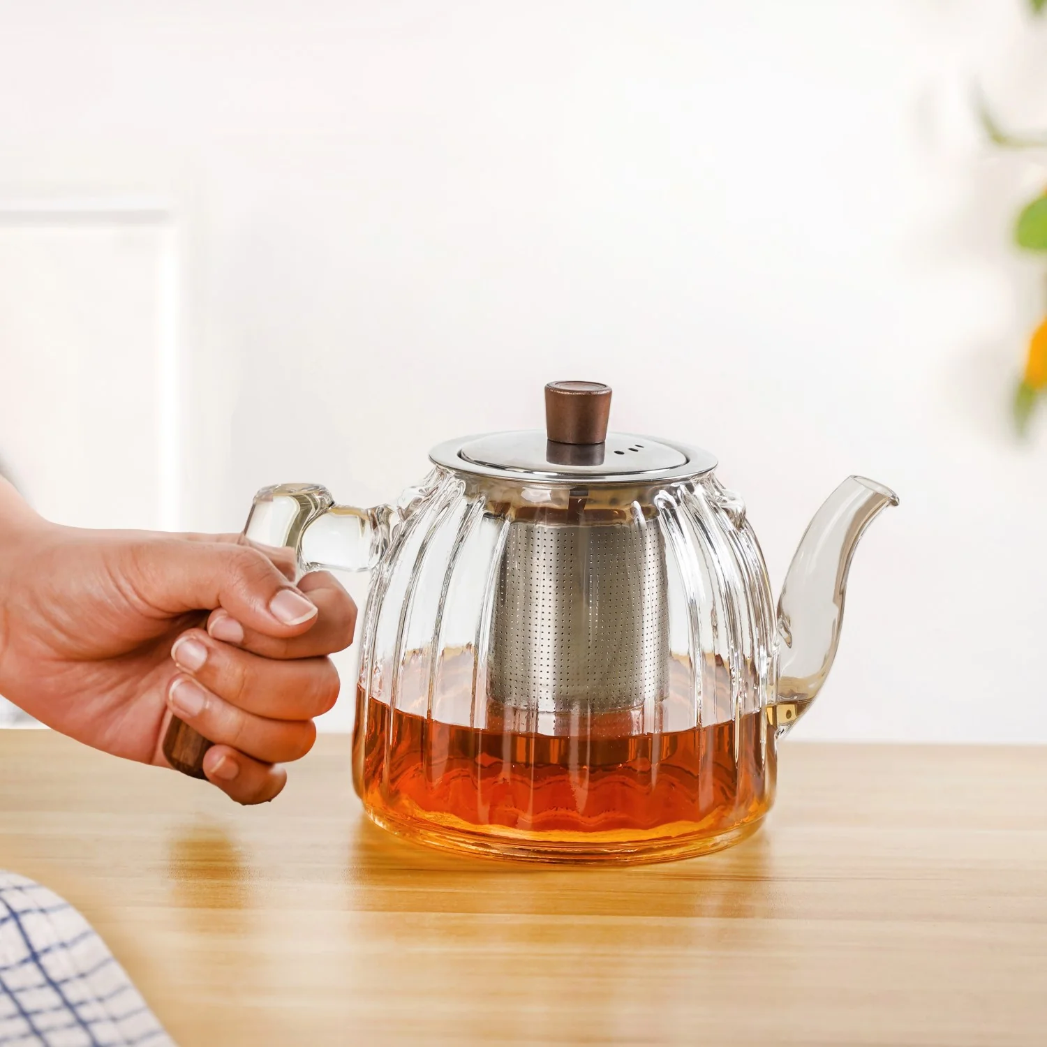 Ribbed Flame Safe Borosilicate Glass Kettle With Strainer 800ml - Image 2