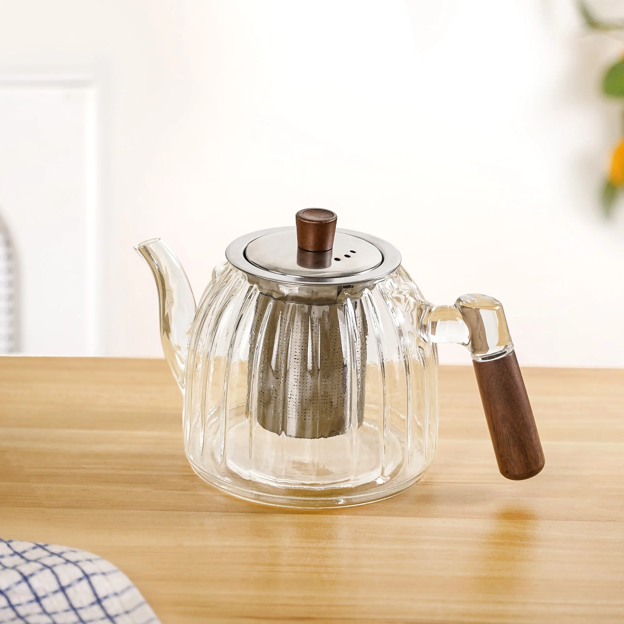 Ribbed Flame Safe Borosilicate Glass Kettle With Strainer 800ml - Image 6