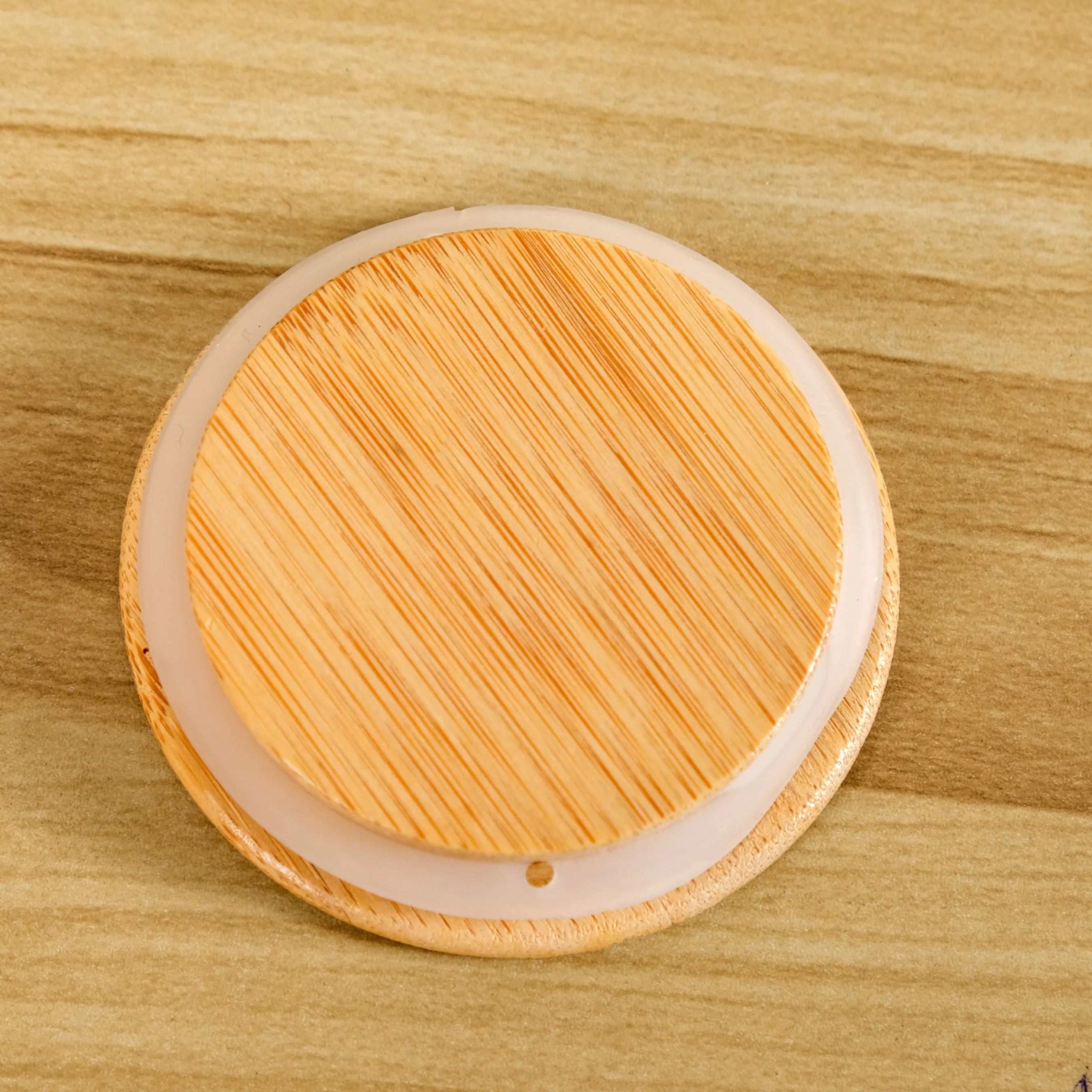 Ribbed Oil Dispenser With Bamboo Lid 1150ml - Image 8