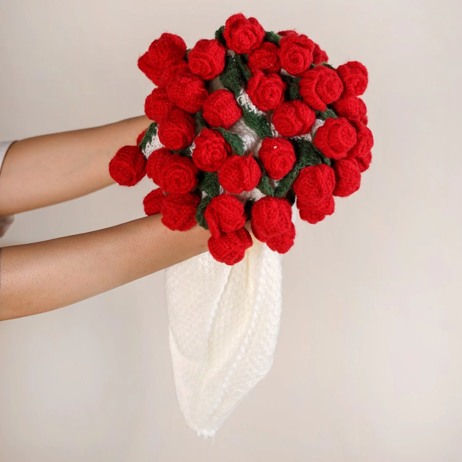 Rosetta Crochet Bouquet Throw Red 80cm - Image 7