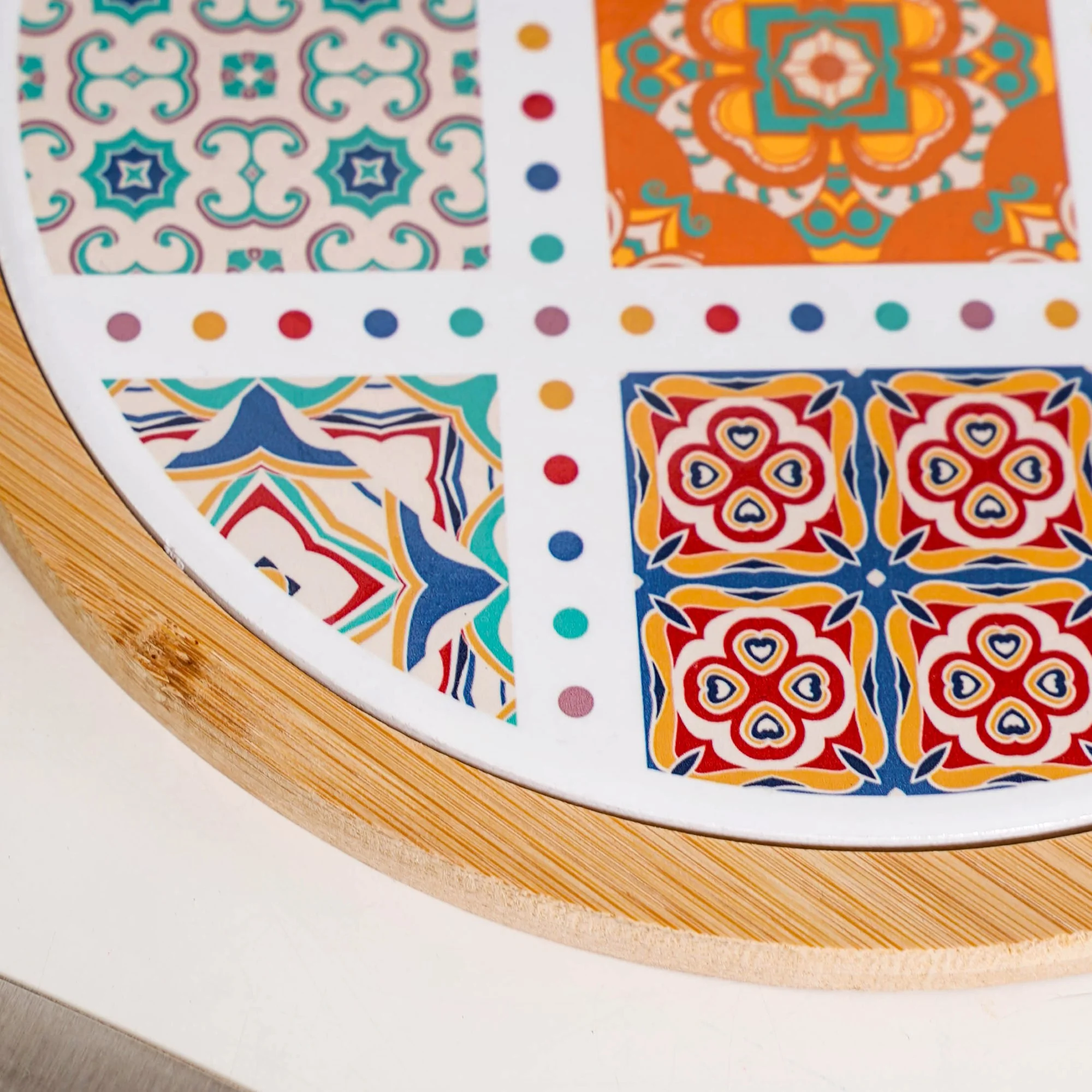 Round Moroccan Tile Pattern Cheeseboard With Knife 20cm - Image 8