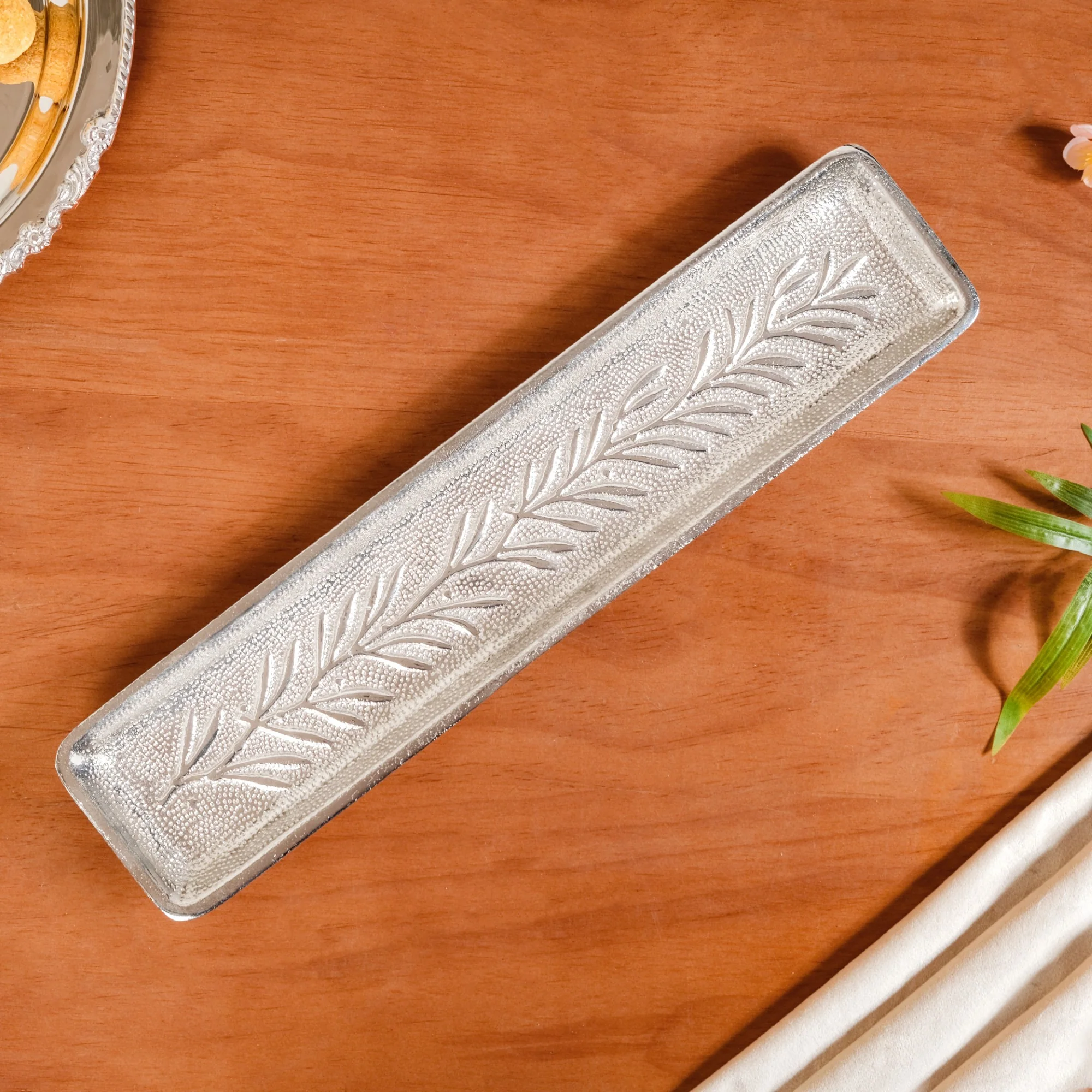 Royalcore Embossed Decorative Long Tray - Image 6