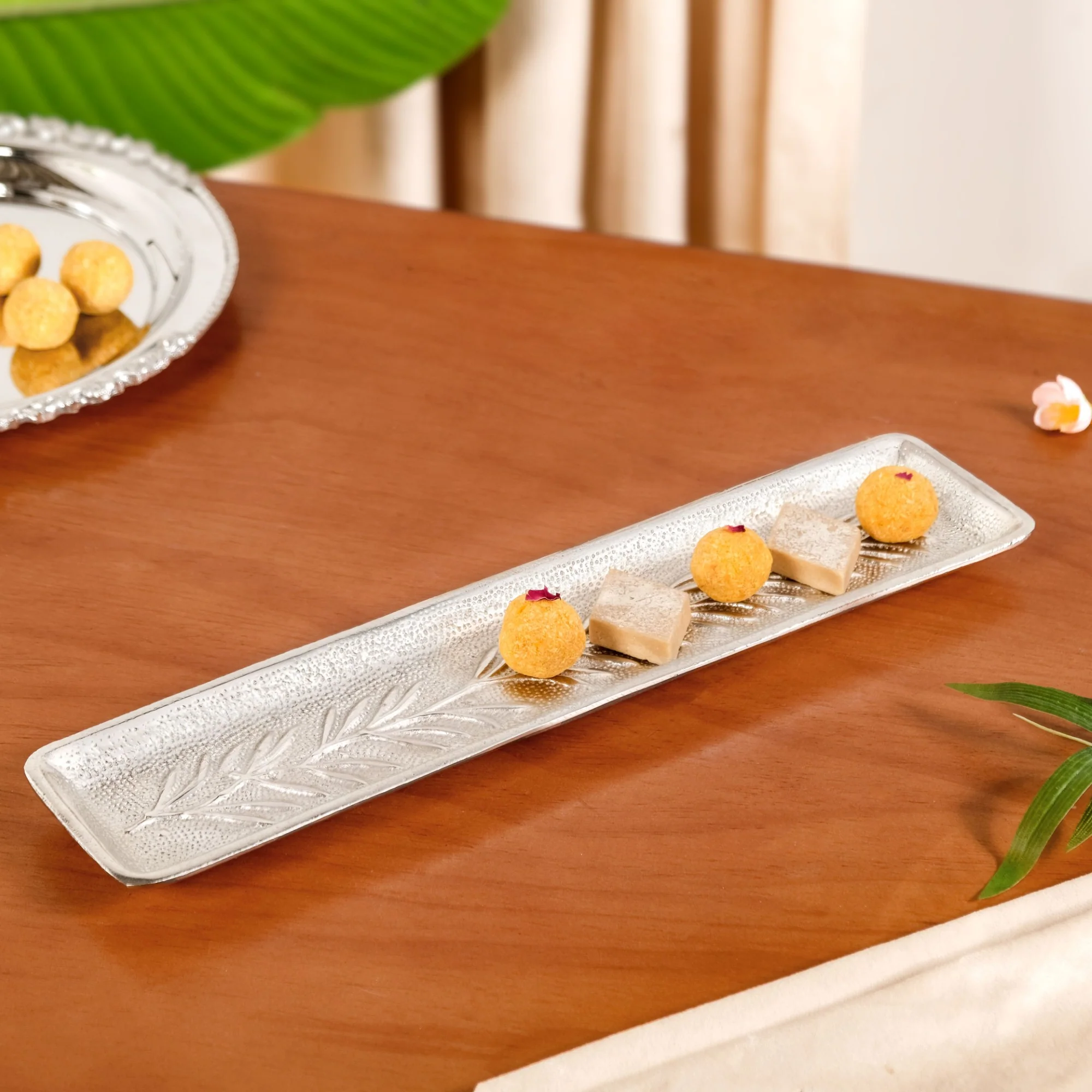 Royalcore Embossed Decorative Long Tray - Image 9