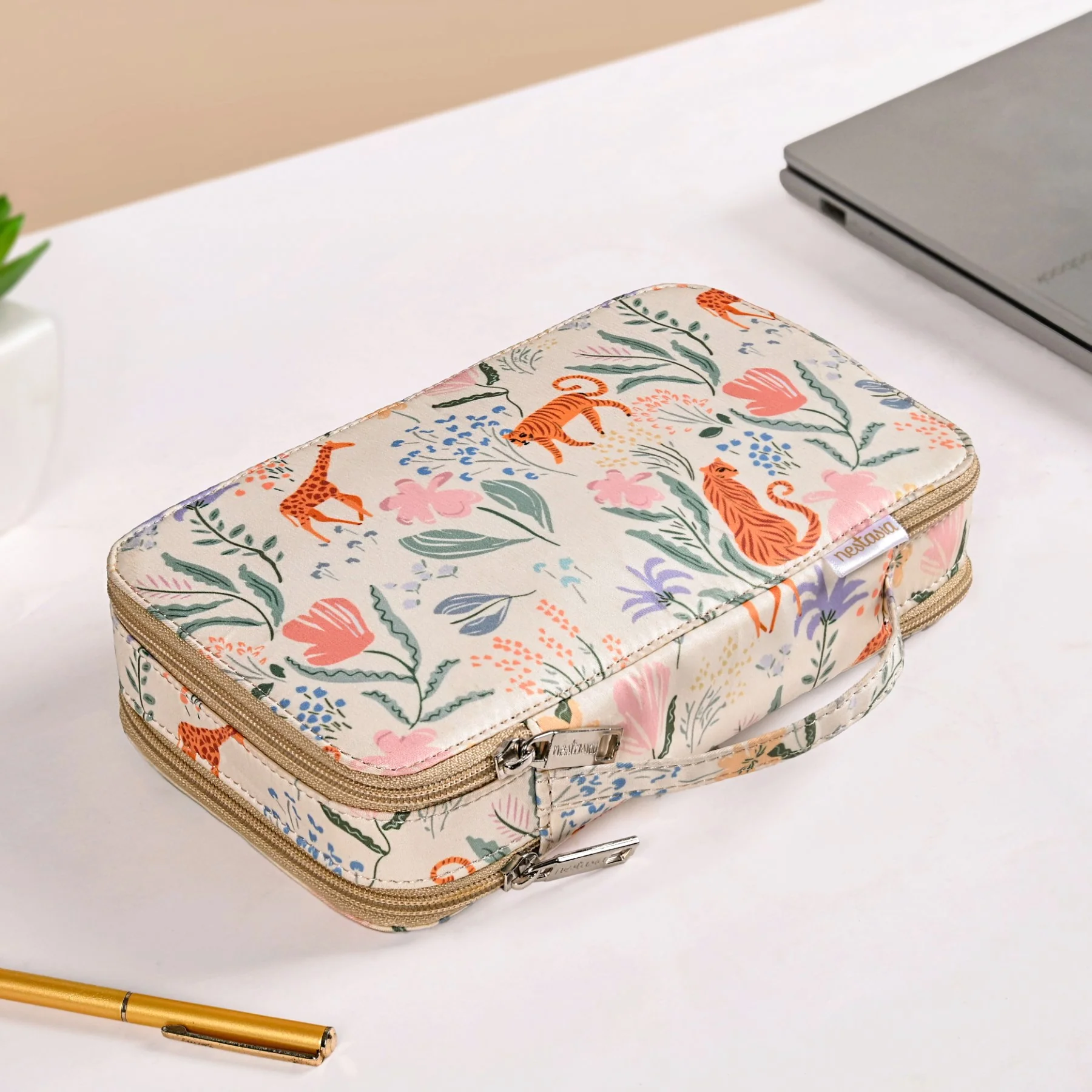 Safari Multipurpose Travel Organiser - Image 2