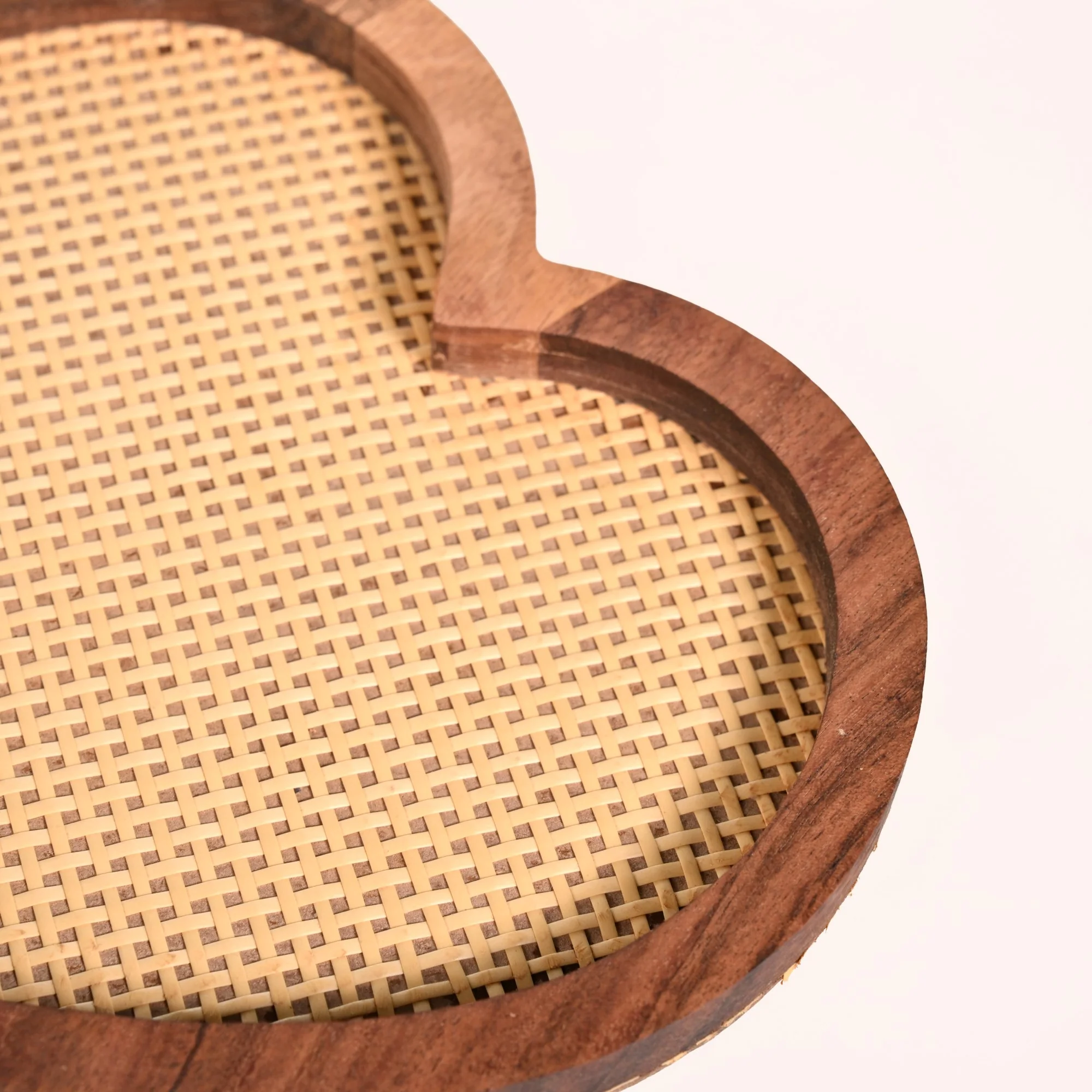 Set Of 2 Heart Wooden Platter With Organic Rattan Weave - Image 10