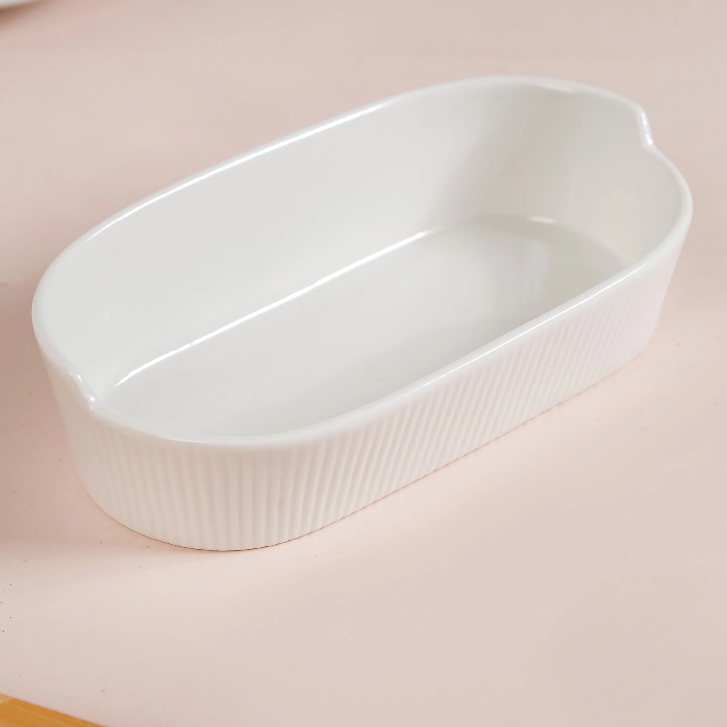 Set Of 3 Ceramic Bowls And Oval Plate With Tray - Image 10