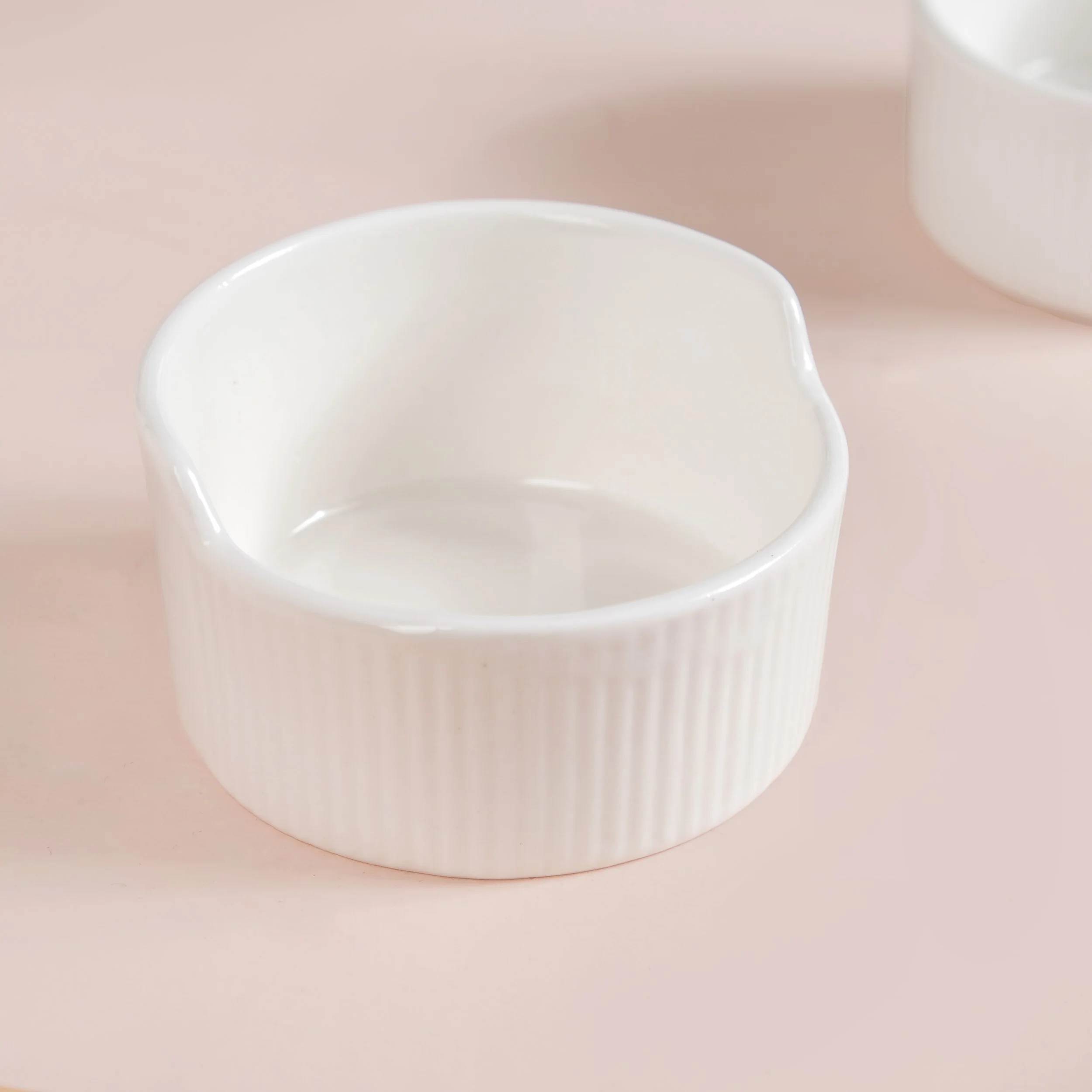 Set Of 3 Ceramic Bowls And Oval Plate With Tray - Image 9