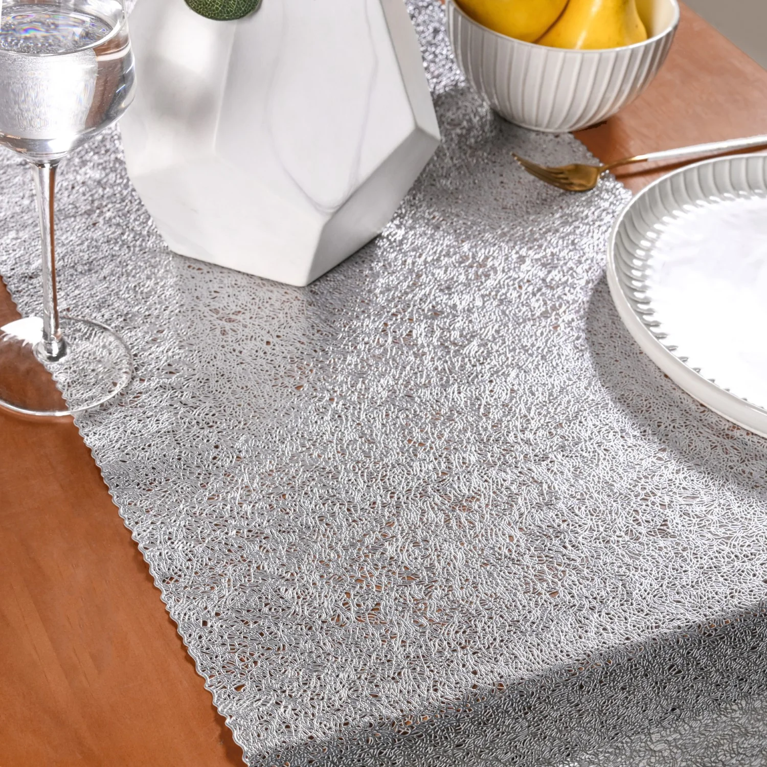 Shiny Lines Silver Table Runner 183x37cm - Image 6