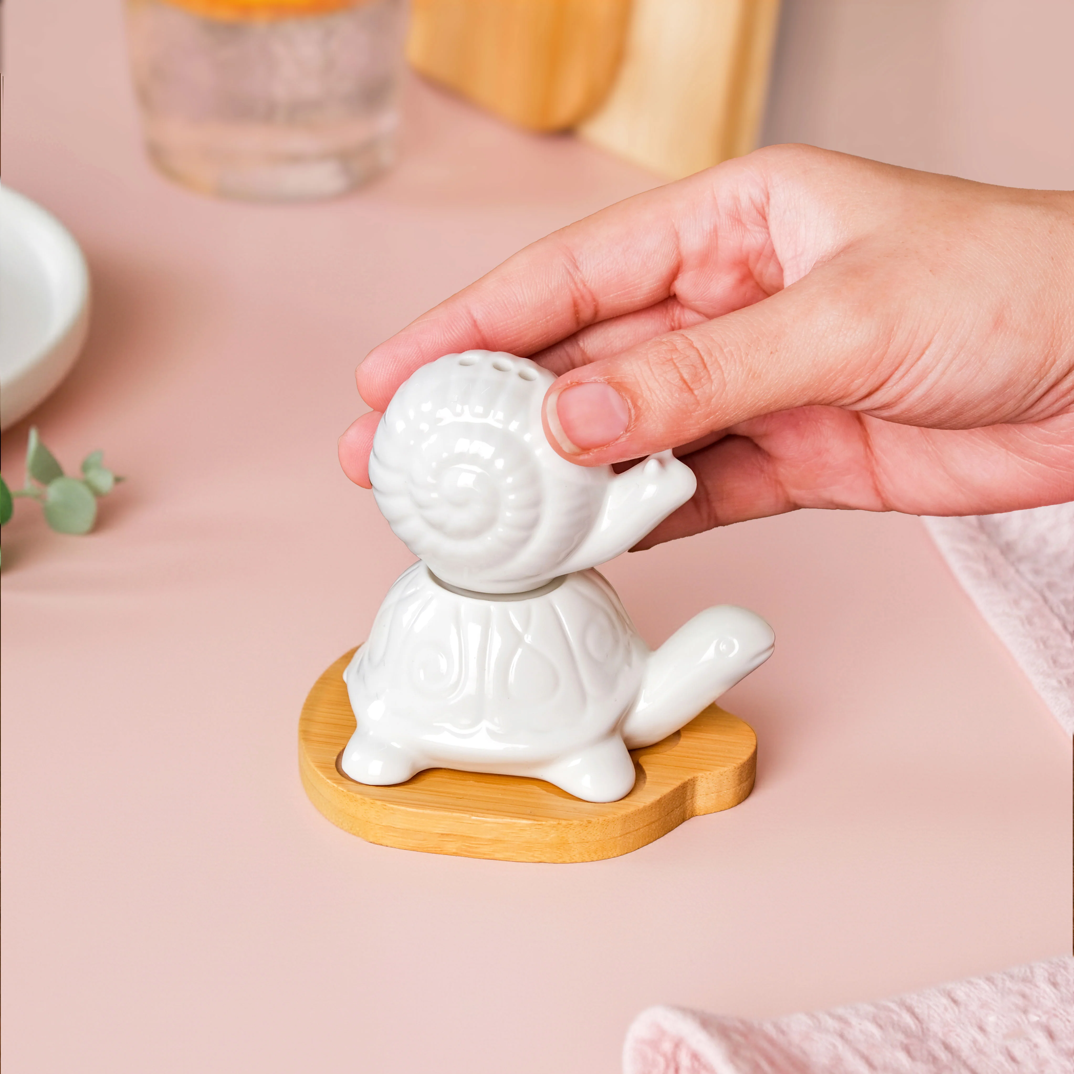 Snail Tortoise Salt Pepper Shaker Set With Wooden Tray - Image 2
