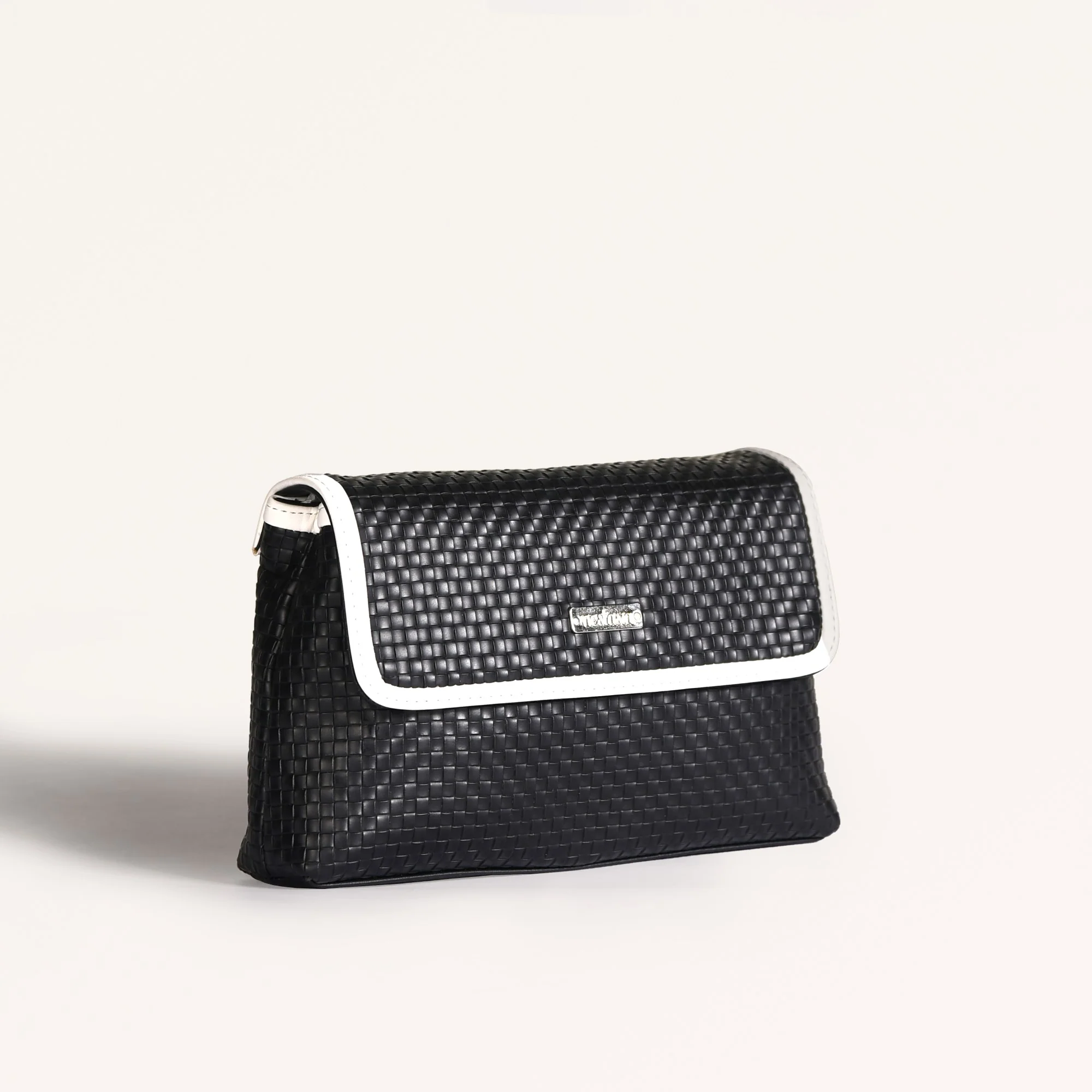 Soi Lattice Black Clutch Bag With Sling - Image 7