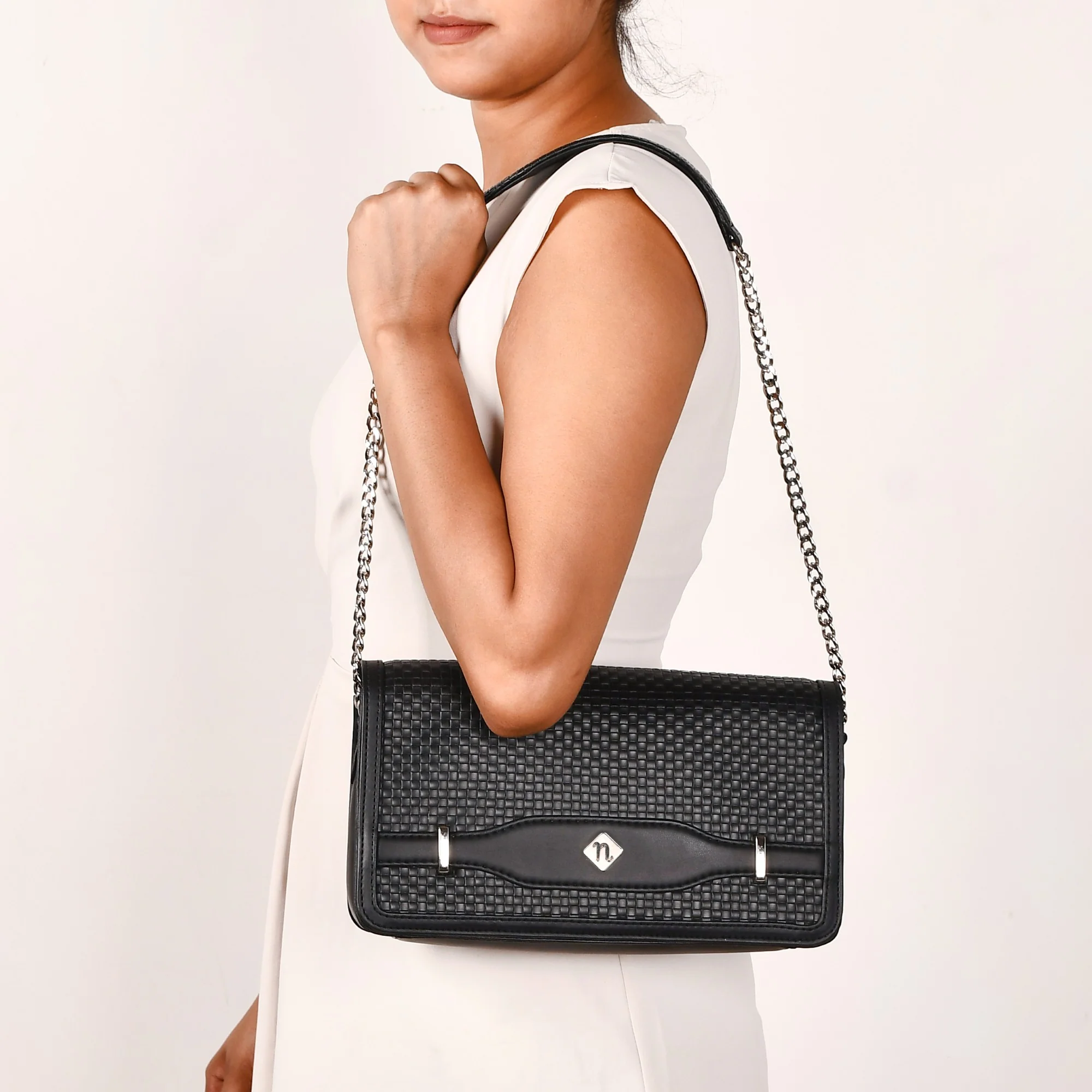 Soi Tresse Black Sling Bag For Women - Image 10