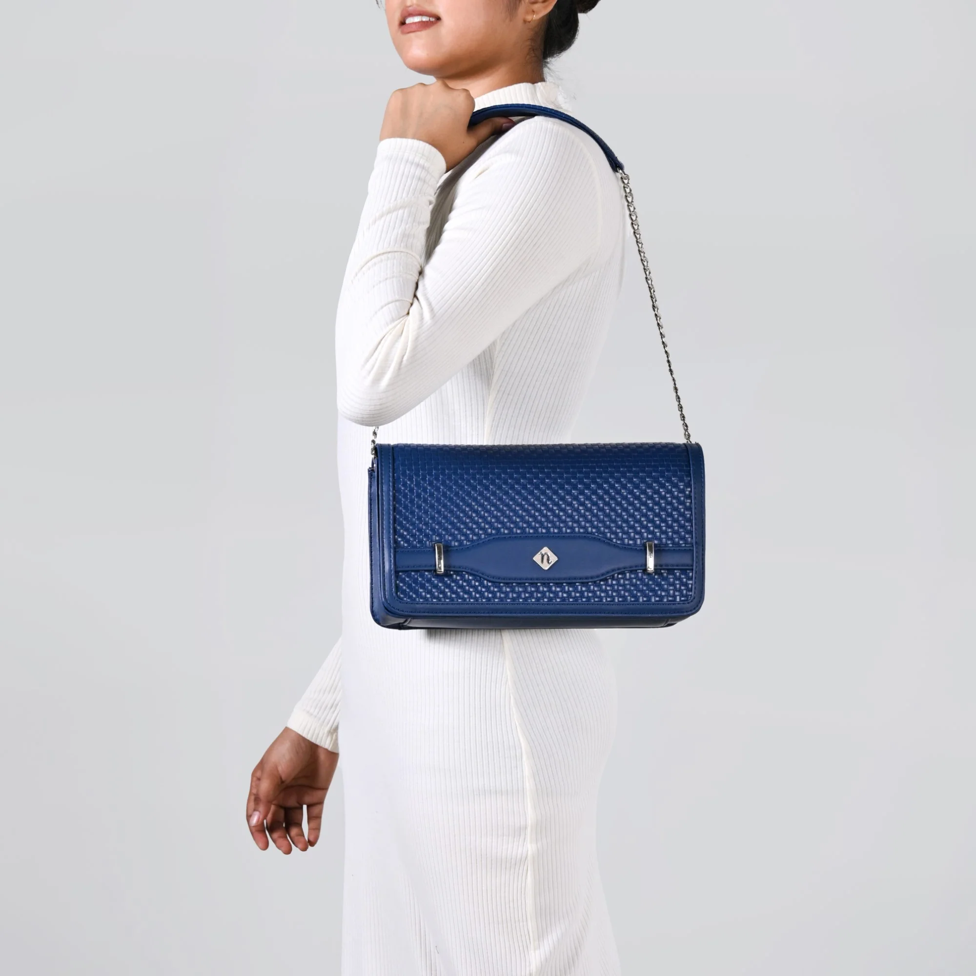 Soi Tresse Sling Purse Blue - Image 10