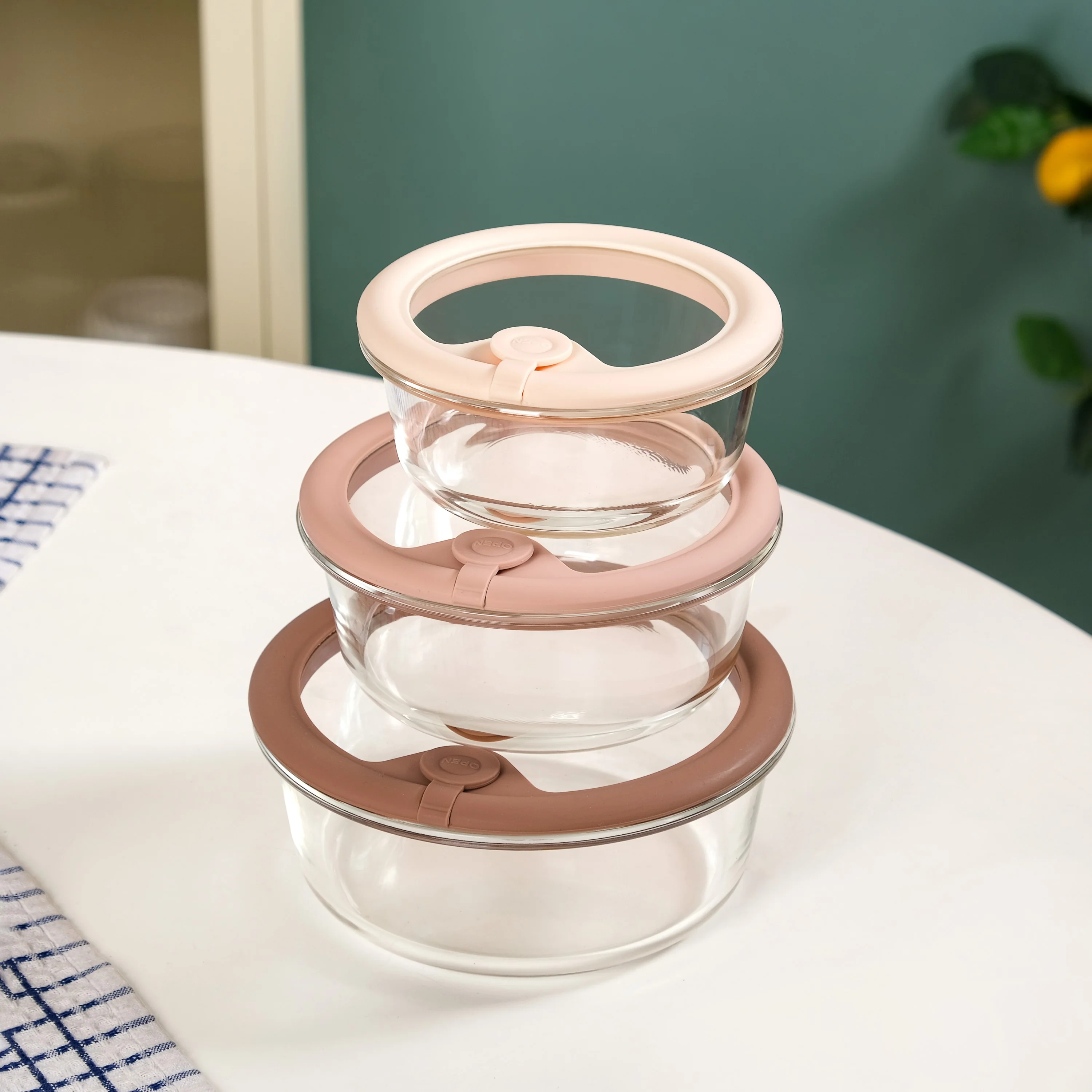 Airtight Ombre Round Food Storage Container With Air Vent Lid Set Of 3 400ml 620ml 950ml - Image 9