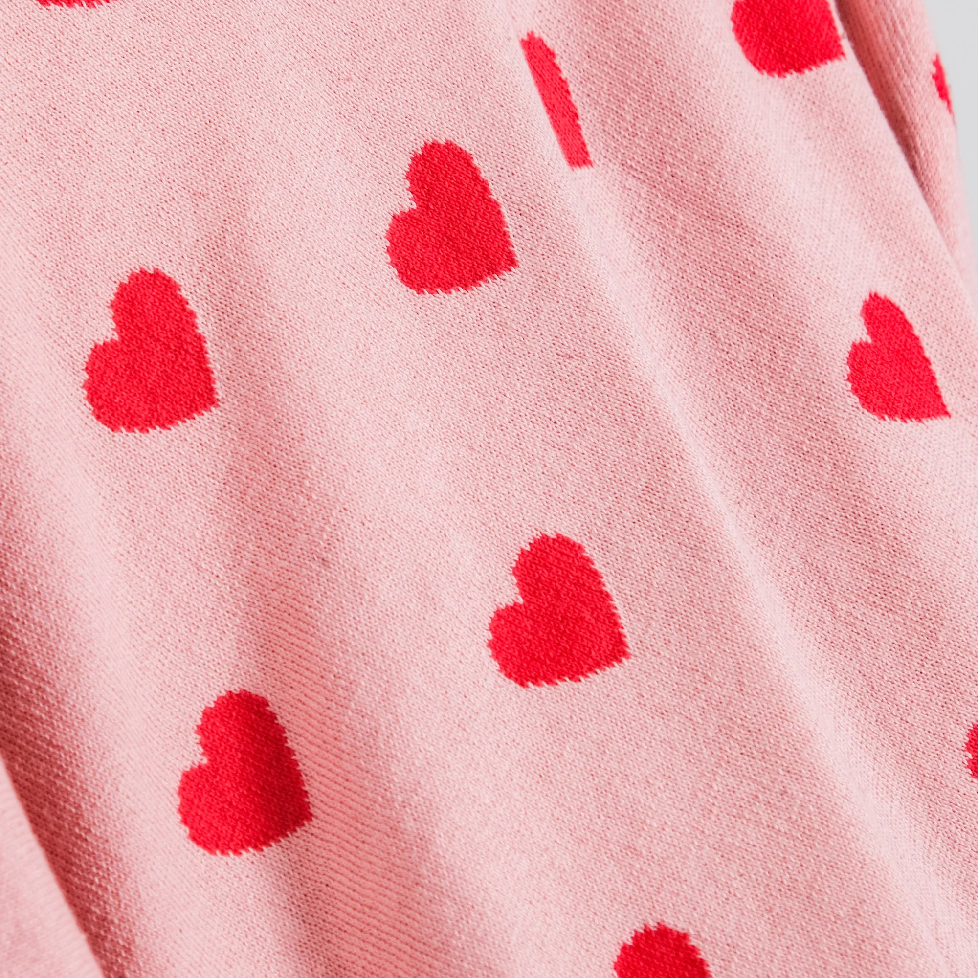 Heart Knitted Throw Blanket - Image 8